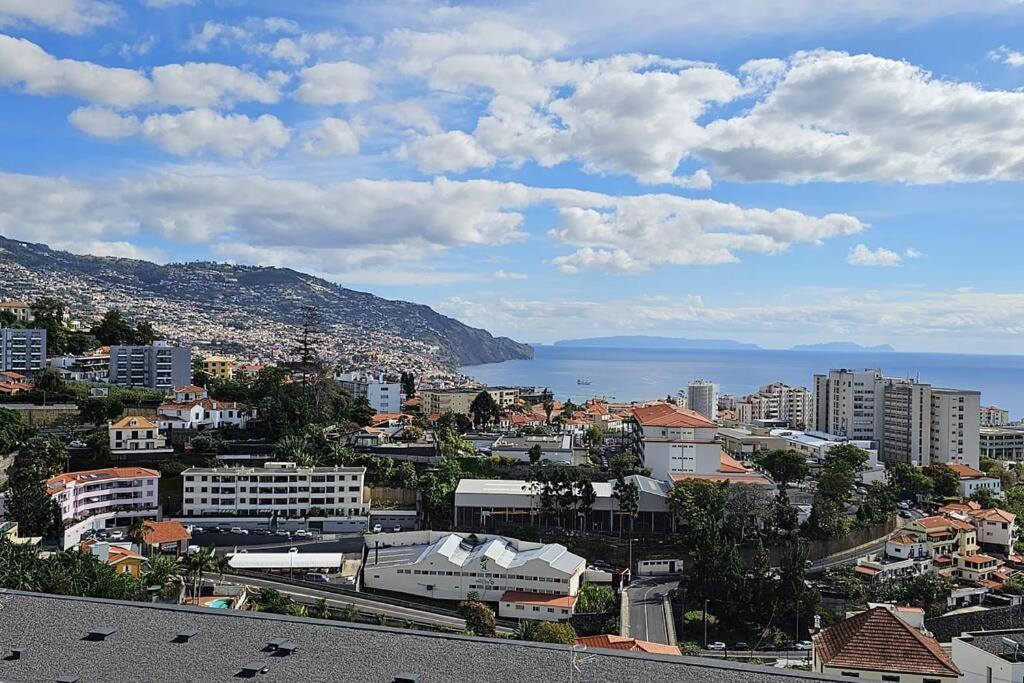 Апартаменты Vista Mar - Ac, Parking And Pool Фуншал Экстерьер фото