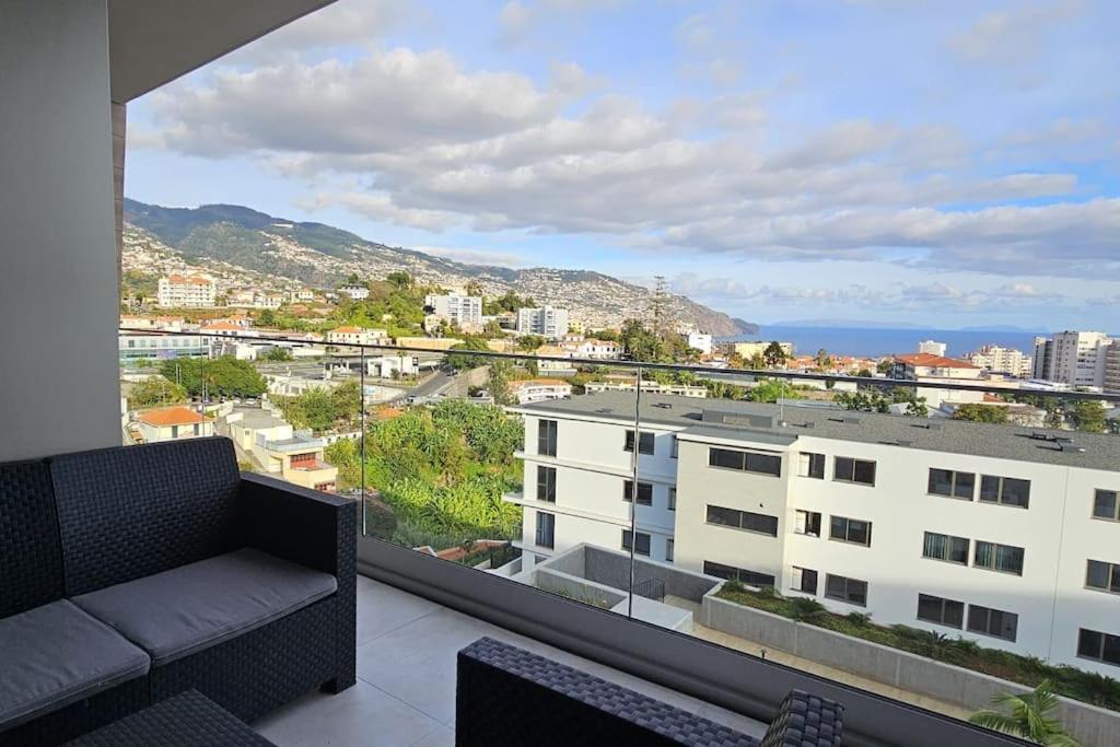 Апартаменты Vista Mar - Ac, Parking And Pool Фуншал Экстерьер фото